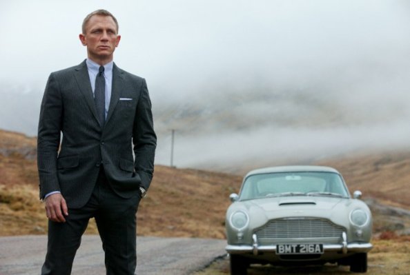 Daniel Craig with the DB5 in Skyfall. Image Source: Teamvv.com